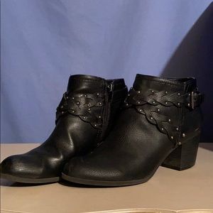(9) Indigo Rd Black Ankle Boots